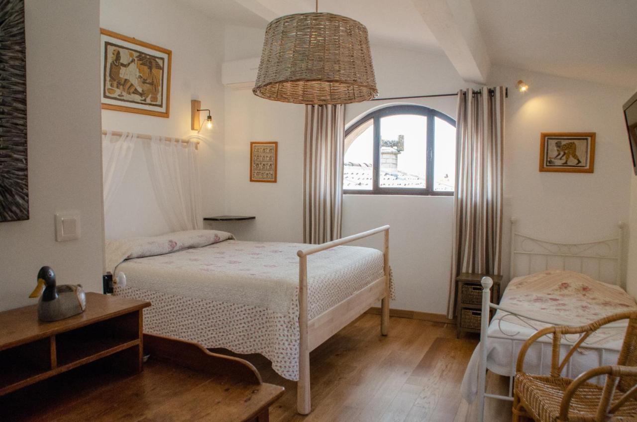 Hotel Les Remparts Venasque Luaran gambar